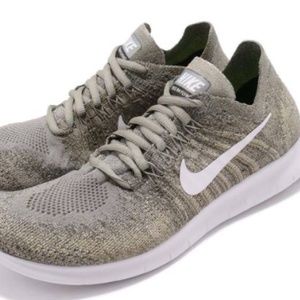 Nike Fly Knit Sneakers